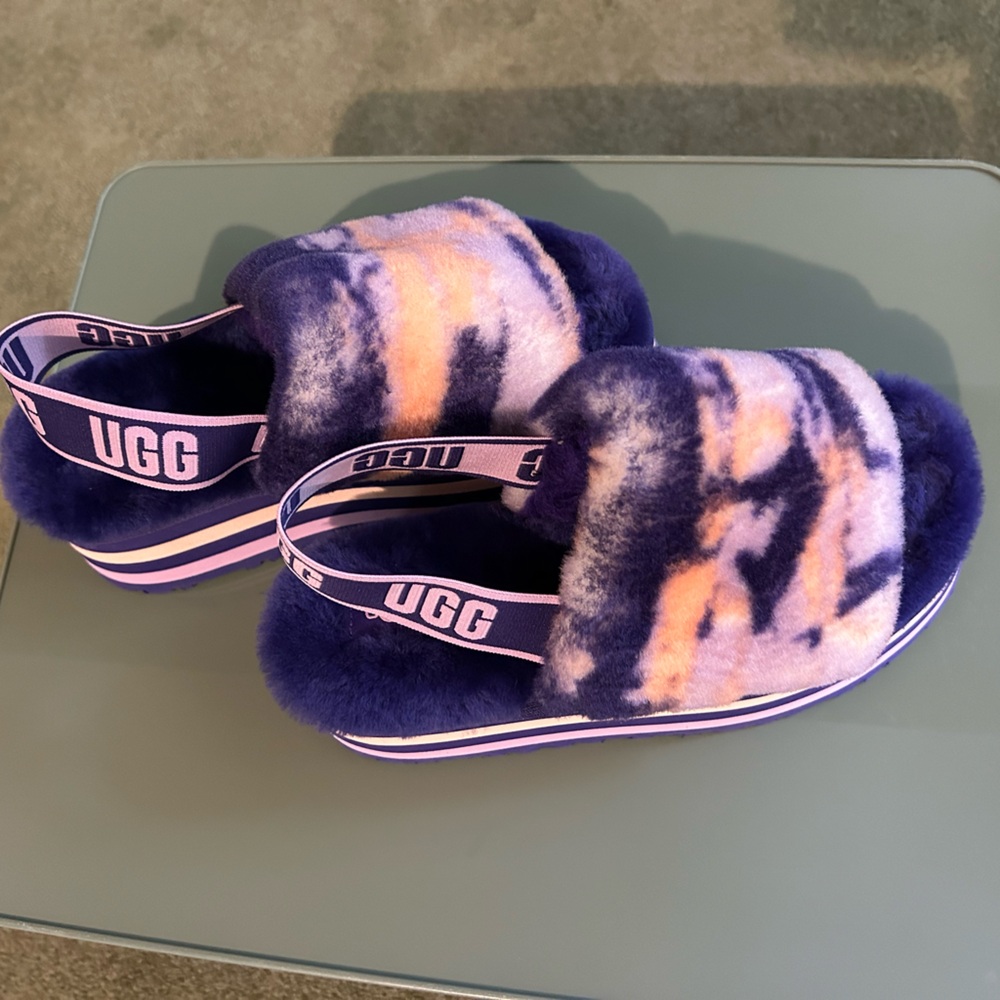 UGG fuzzy sandal slipper